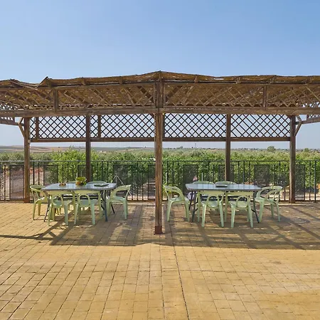 La Piscina Y Jardin * لا كارلوتا